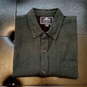 Mens MBX button down shift, Long sleeve tweed pattern. Size X-L